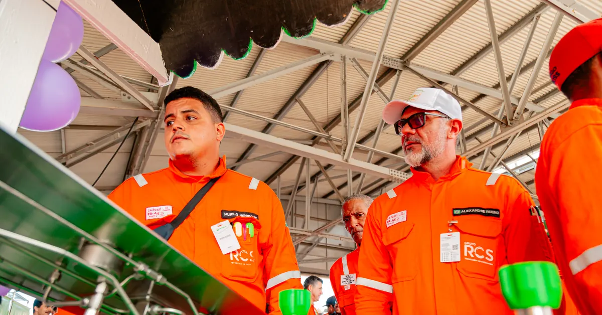 Deivson Lest acompanha atividade de segurança com profissionais uniformizados